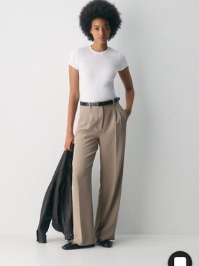 Aritzia Effortless Pant Crepette - size 6